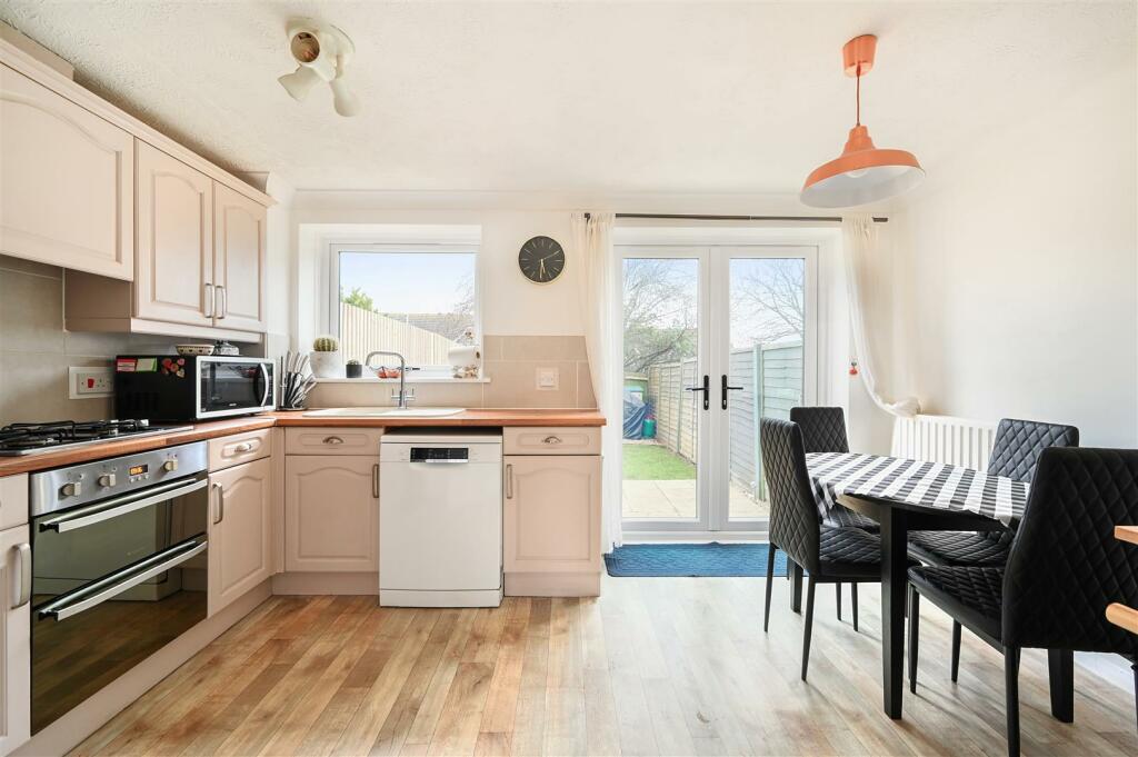 brackenbury-close-bn41 (8).jpg