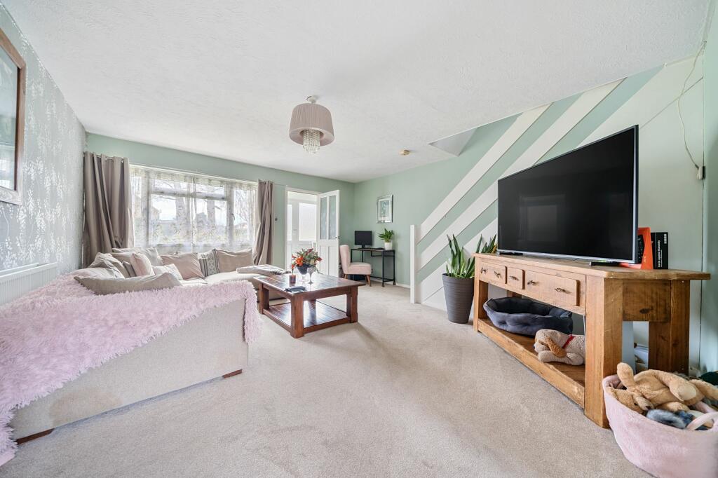 Living Room (2)