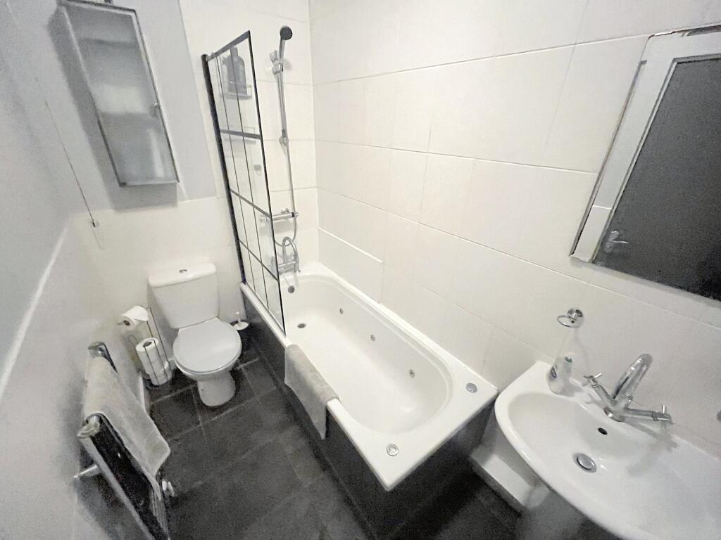 F3Bath1