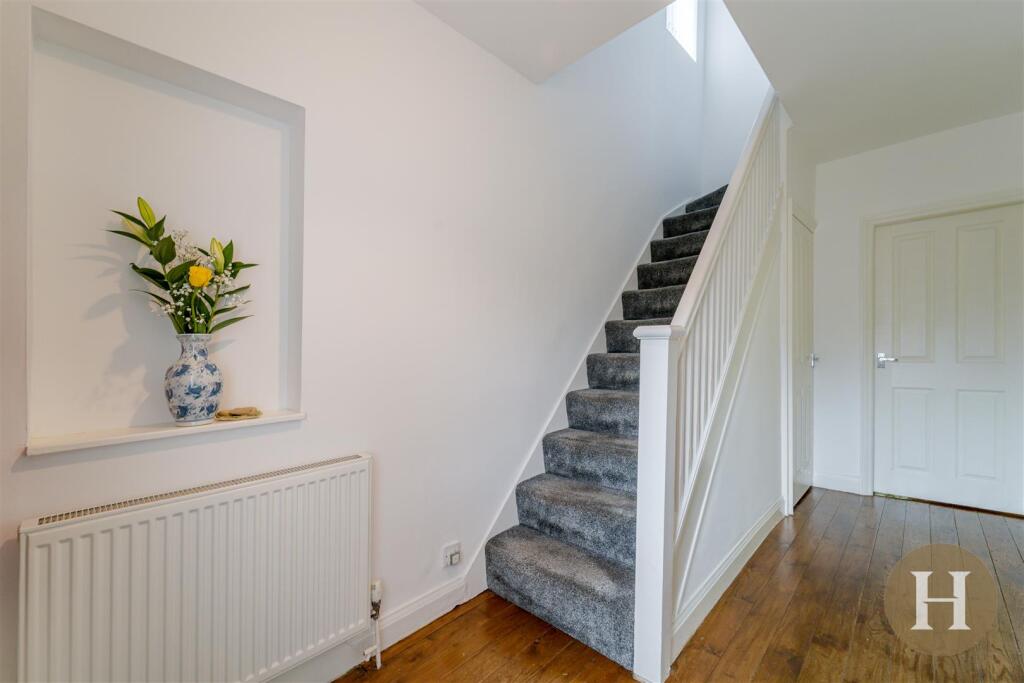 Entrance Porch/ Hallway