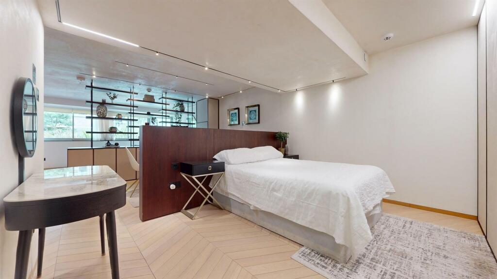 1BKHbedroom1.jpg