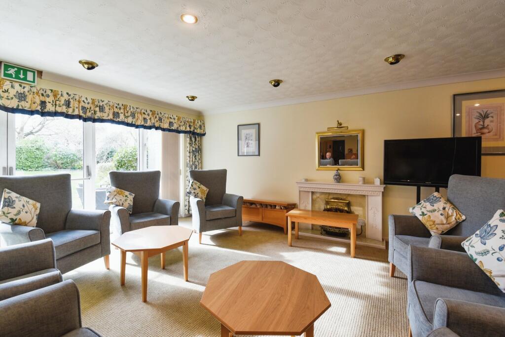 RESIDENTS LOUNGE