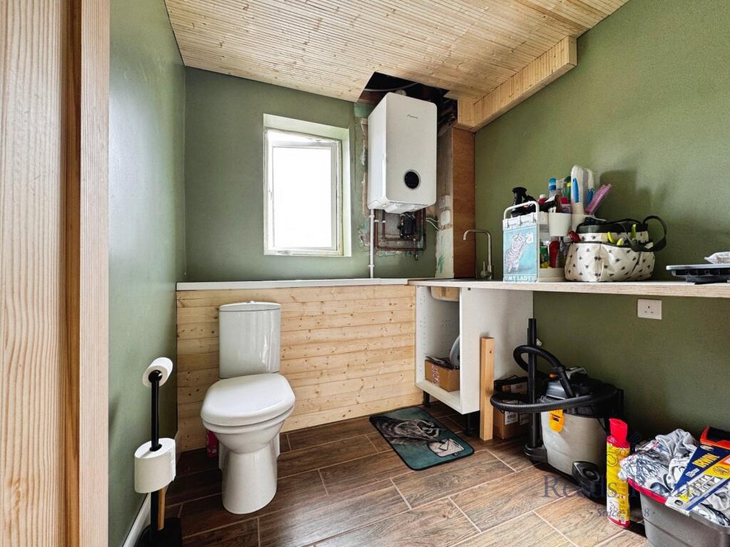 Wc/Utility Room
