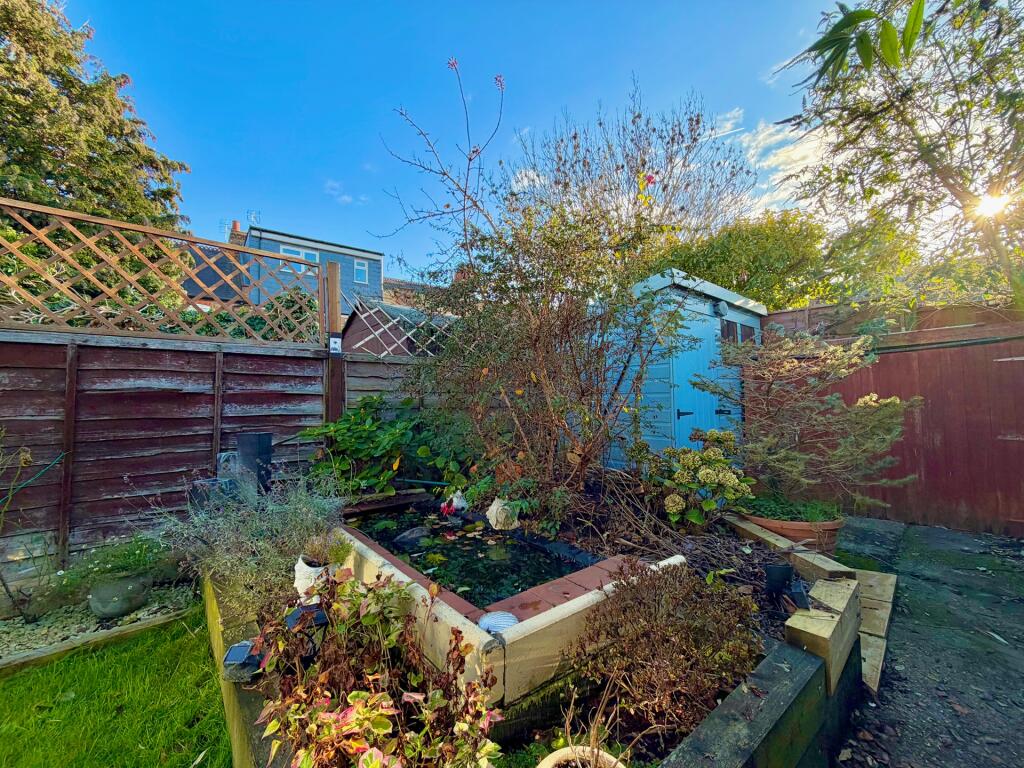 Rear Garden Cont&#39;d