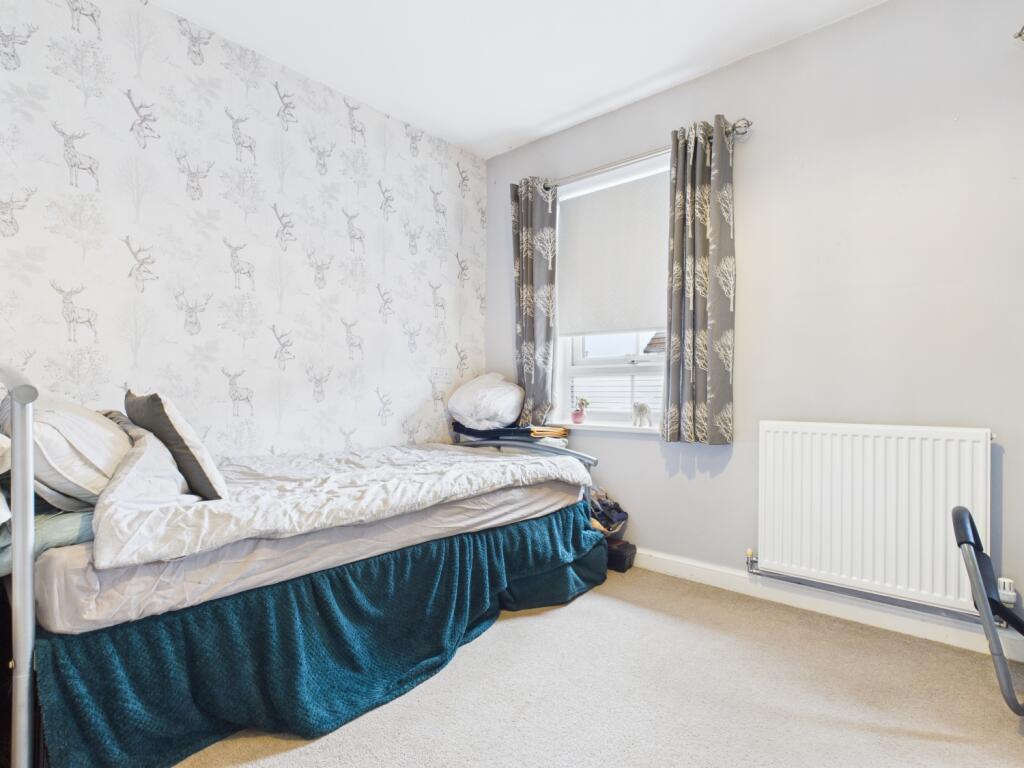 CAM03729G0-PR0131-STILL011