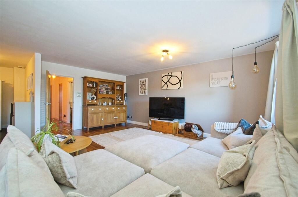 Living/Dining Area