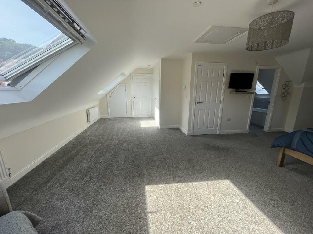 Bedroom 1 - L shaped