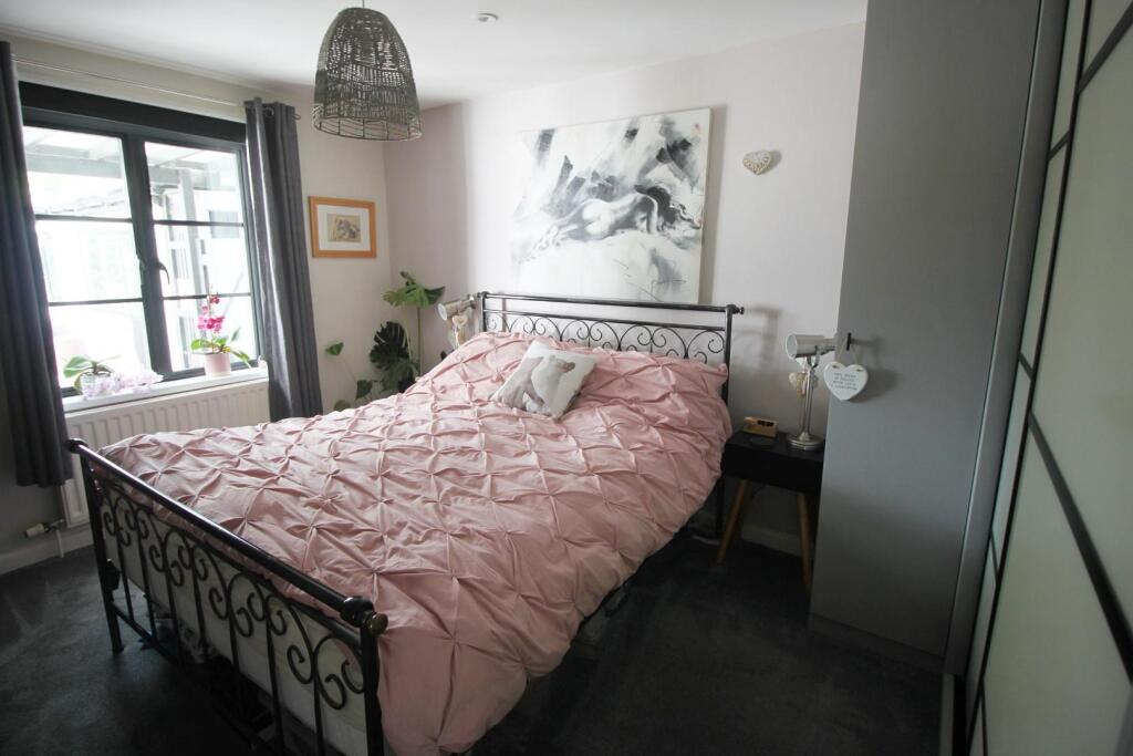 Bed 1.JPG