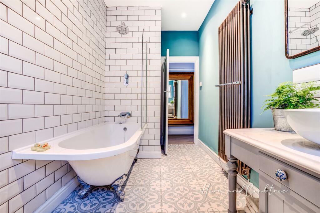 Queen Anne Square, Cardiff, HernCrabtree (29).jpg