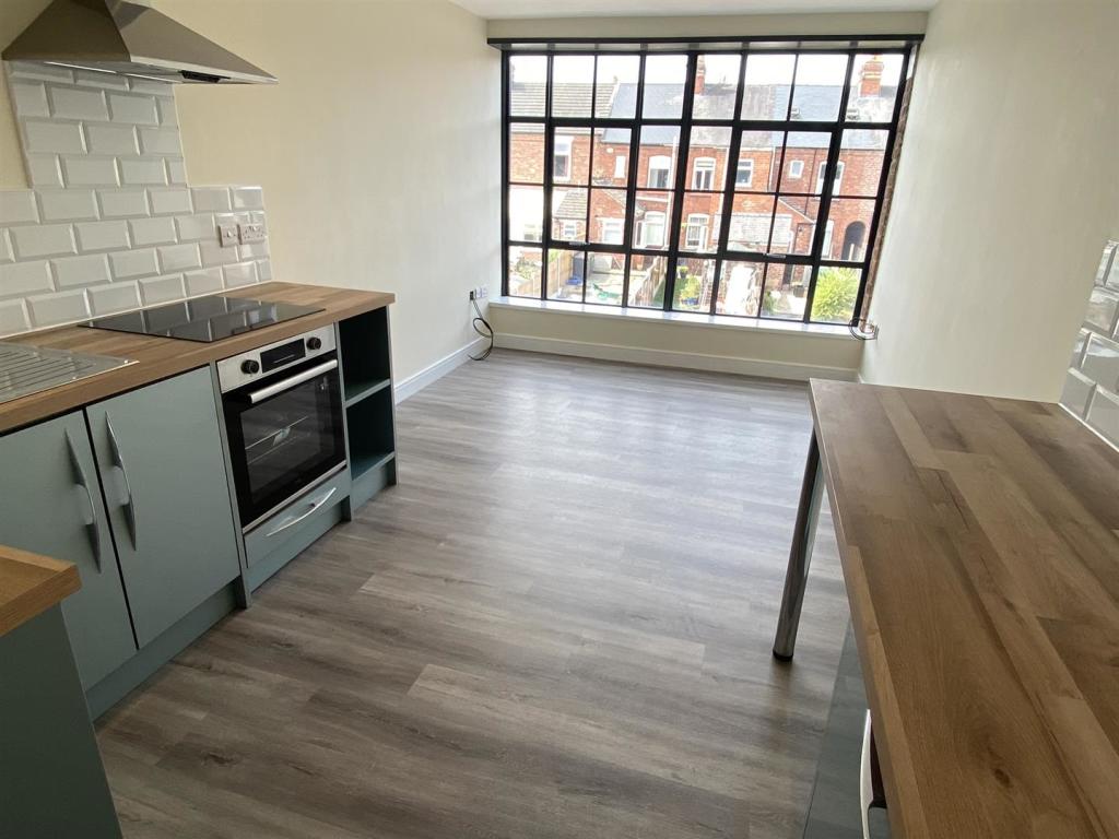 Open plan lounge/breakfast kitchen