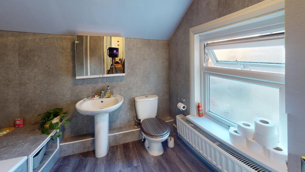 4-Annesley-Grove-Bathroom