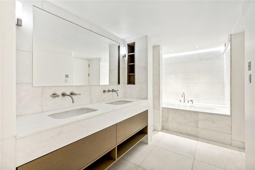 Ensuite Bathrooom.