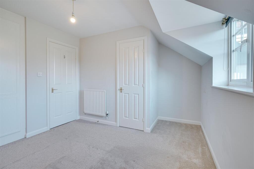 12 Heasman Cl, Newmarket--9.jpg
