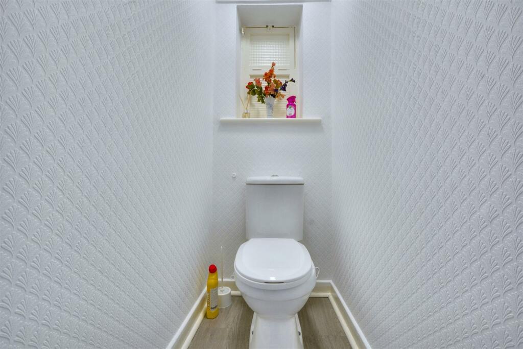 Upstairs WC.jpeg