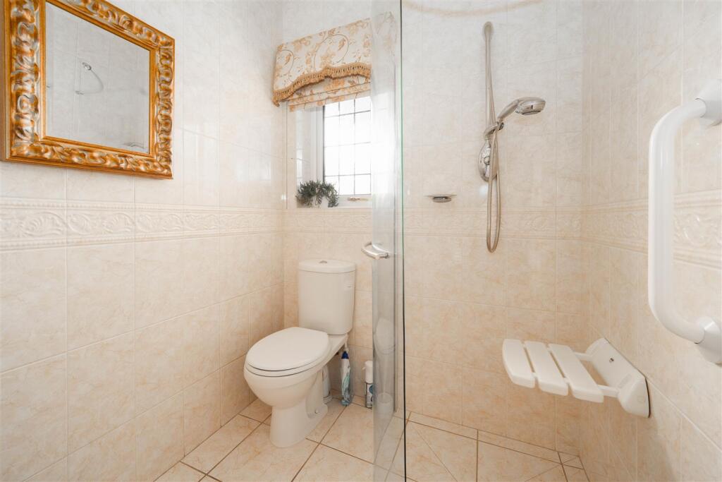 DS Shower Room.jpg