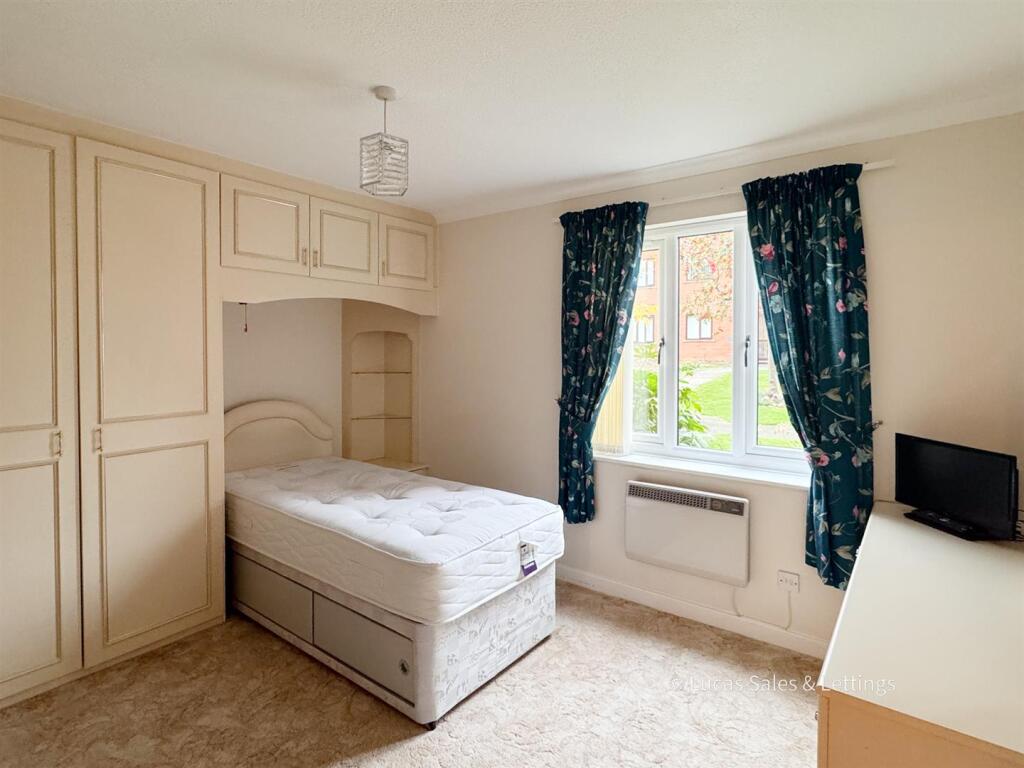 20 Oaktree Ct Kettering-5.jpg