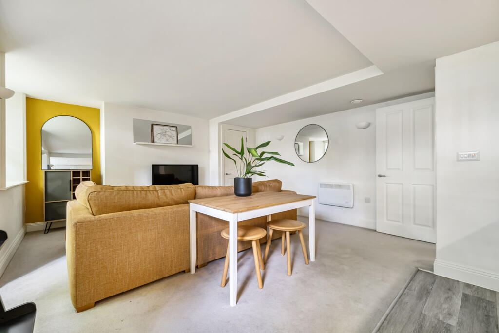 1324607-11-6877d2...