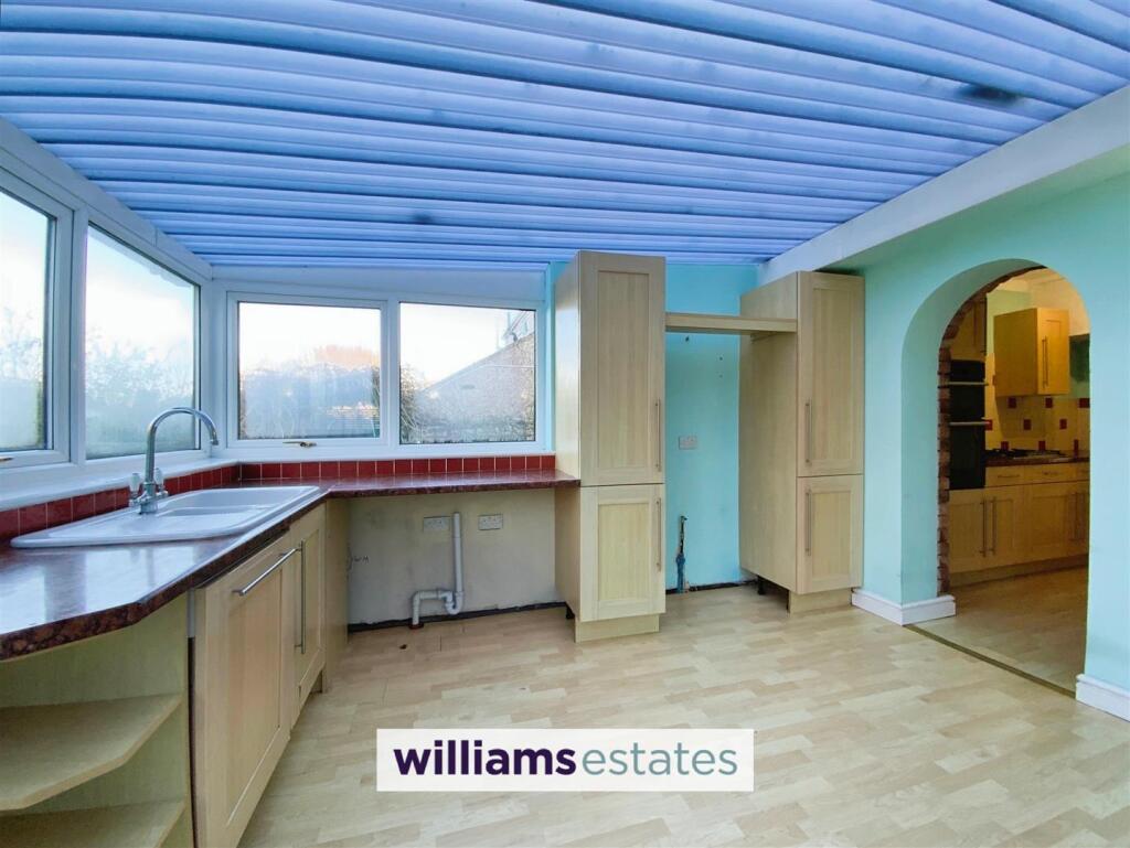 kitchen &amp; conservatory