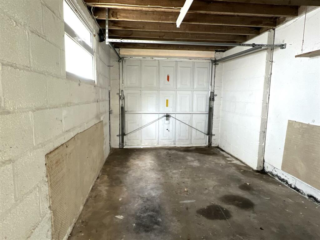 garage.jpg