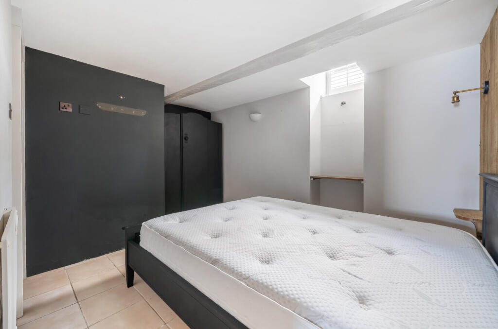 Studio/Bedroom 1