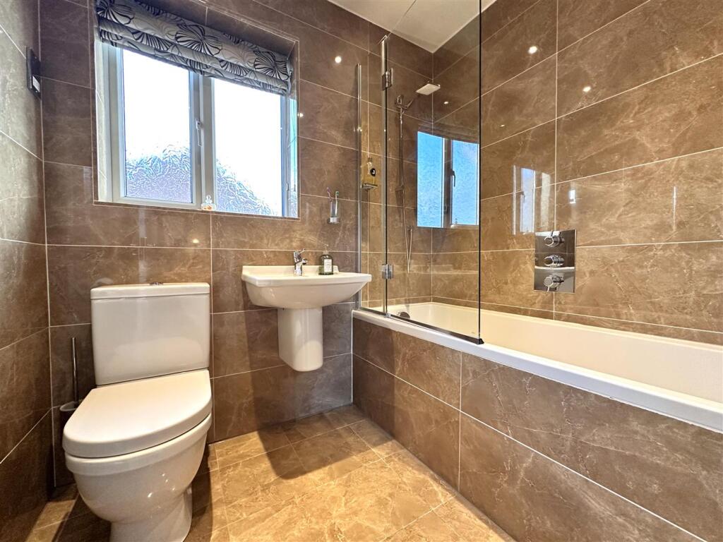 Fabulous Modern Bathroom 162