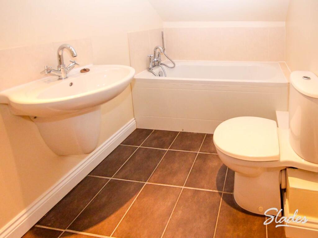 24 St Albans Bathroo