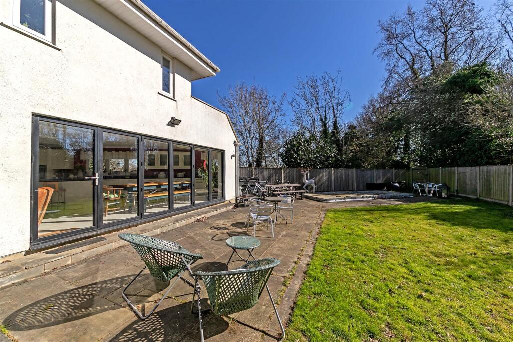76LindenCres-22.jpg