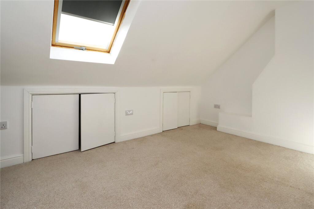 Bedroom 5 Pic 1