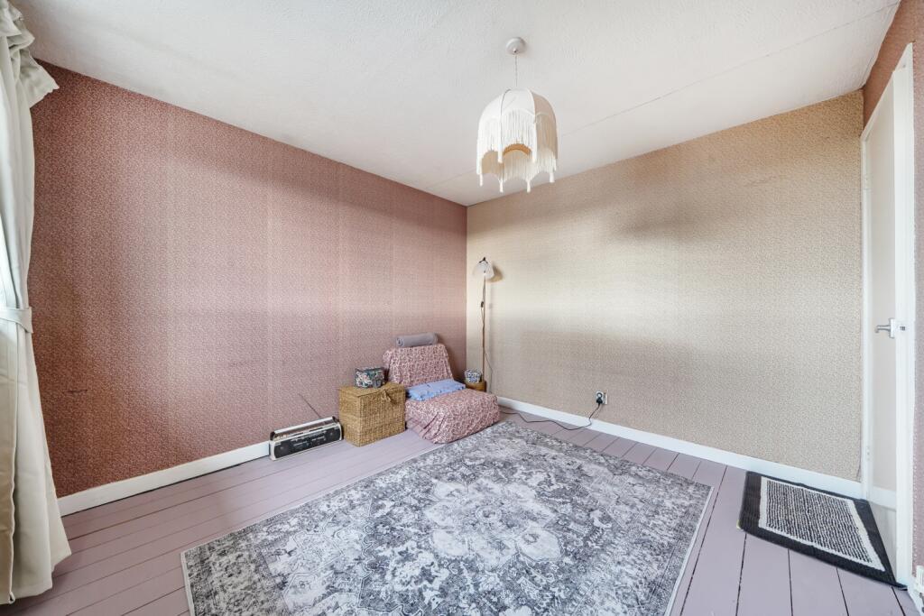 CWRT PENTWYN BEDROOM 2