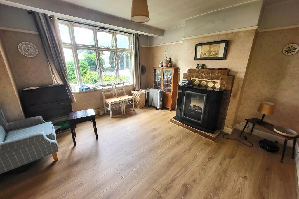 12' x 12' Sitting Rm