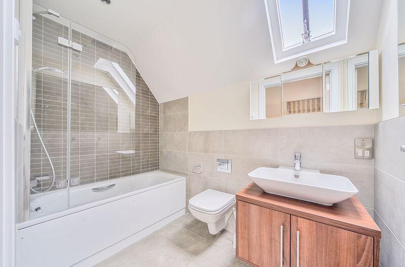 Ensuite to second bedroom