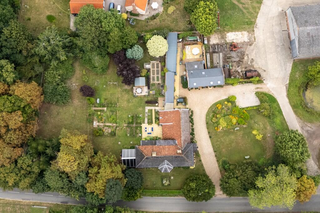 1440px-Elm Farm H...