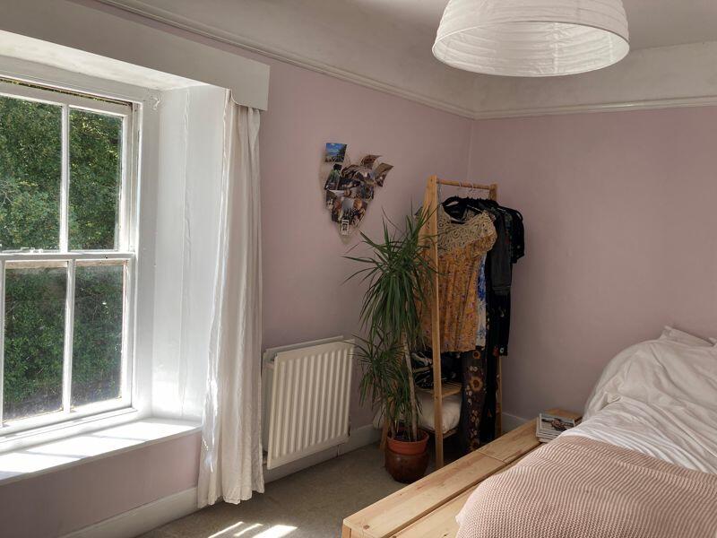  Bedroom to the front