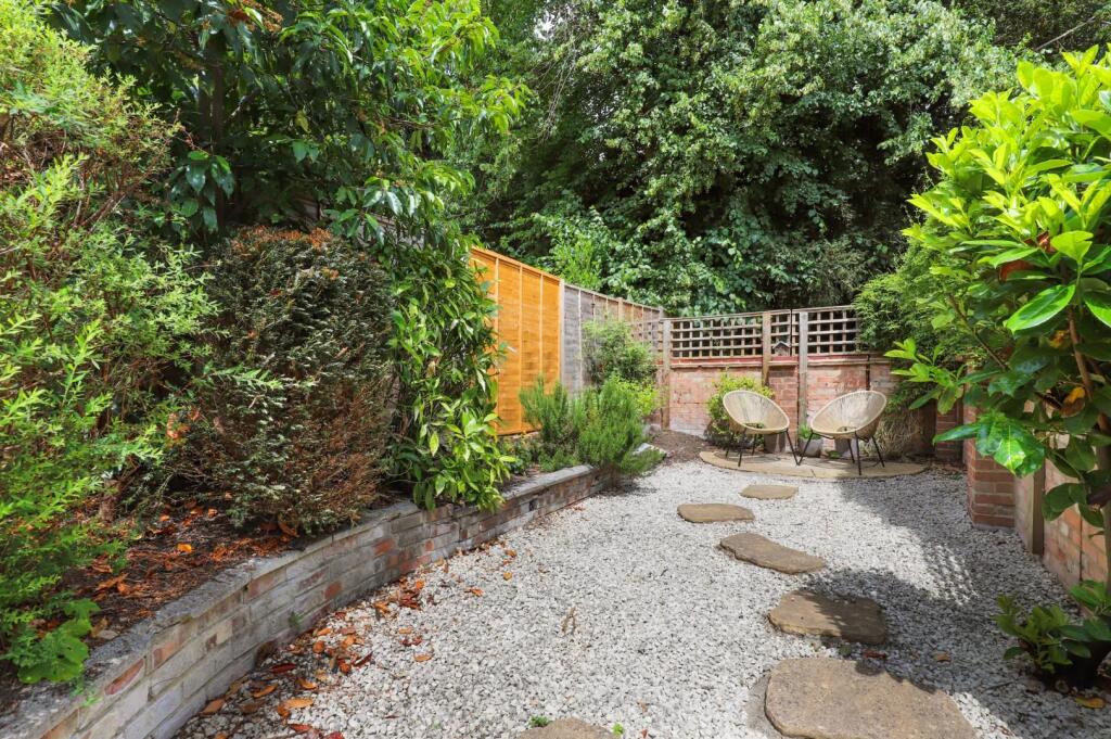 01-dfc7JHPropWorld - 60 Crystal Palace Park Road -