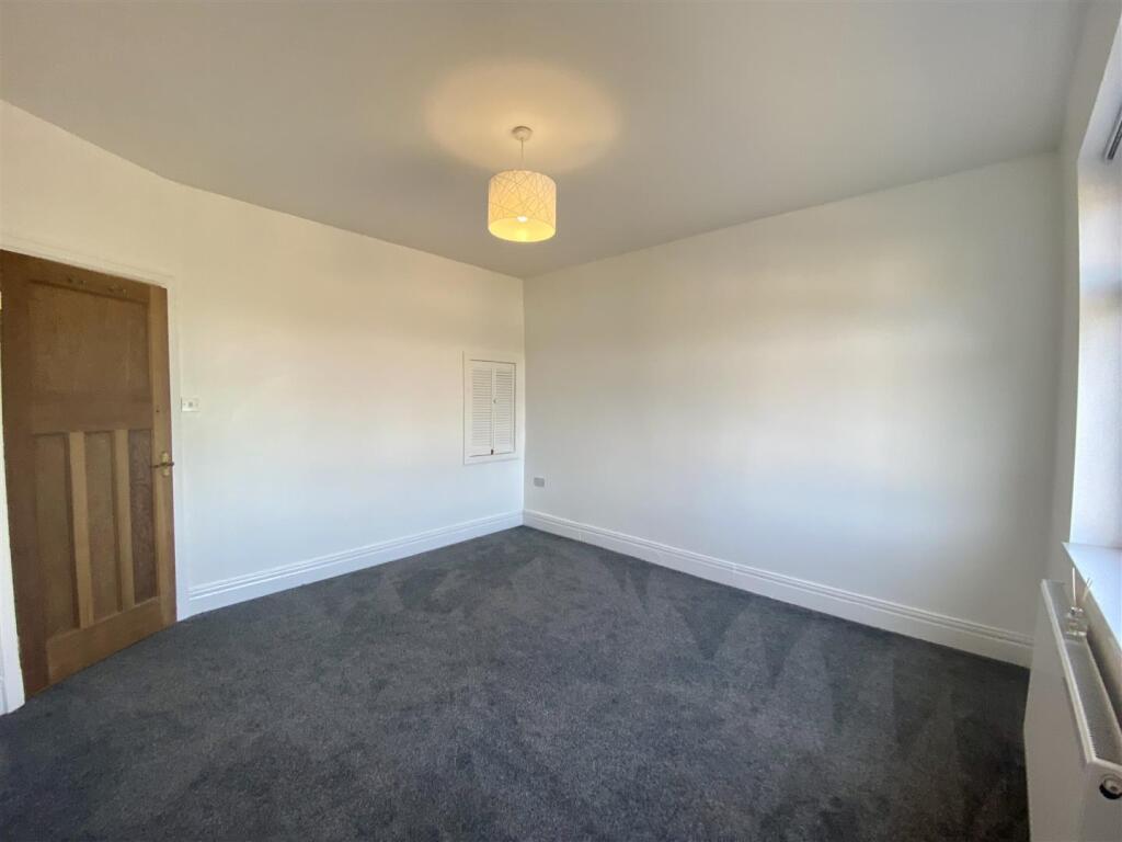 Master Bedroom 4.jpg