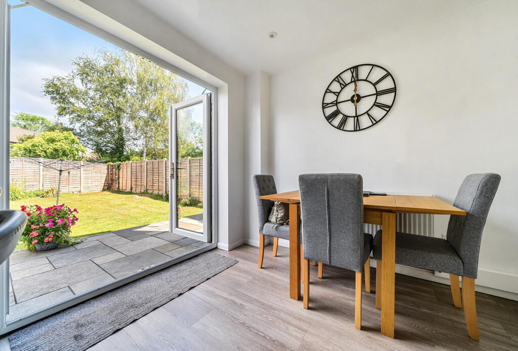 1319297-10-686baf...