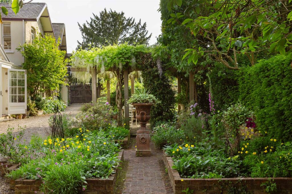 251 High Street  Chosen Photos-15.jpg