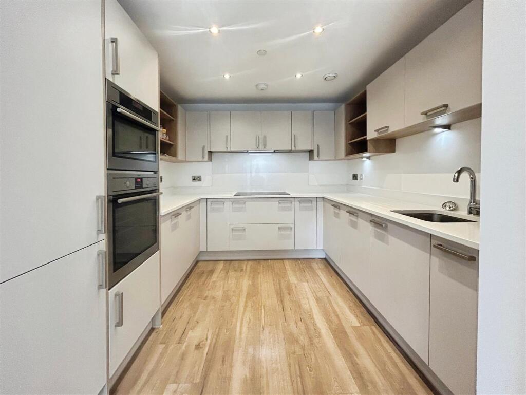 07e5c110--4E92-81A1-077F1EF6FB19-20746-00000F6D3CD