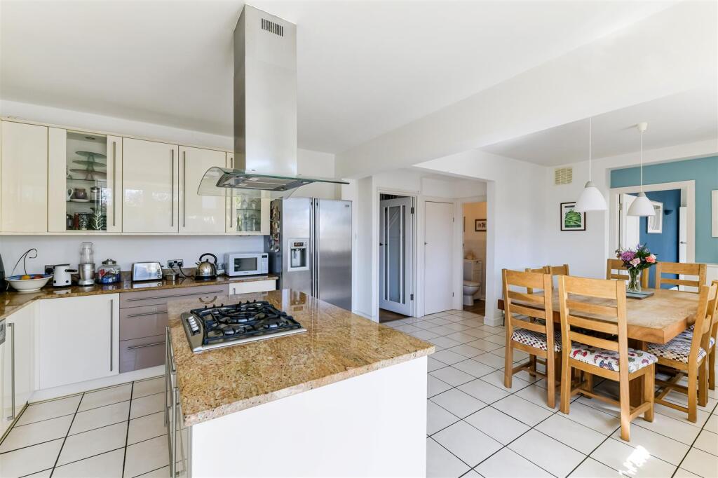 YEWLANDS CLOSE (15).jpg