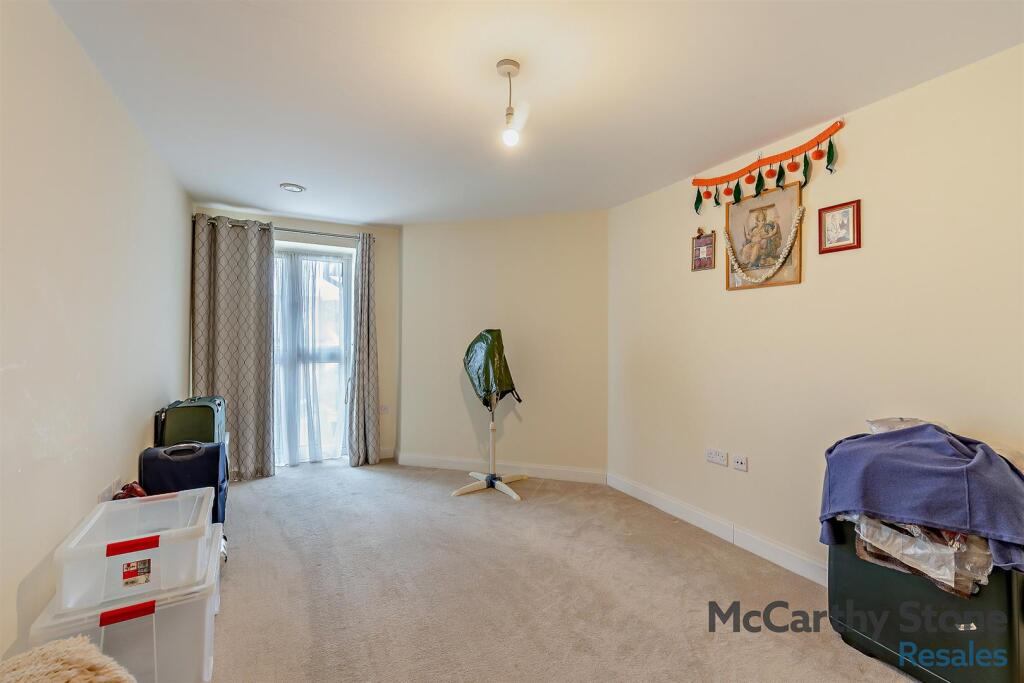 8658302-interior03-800.jpg