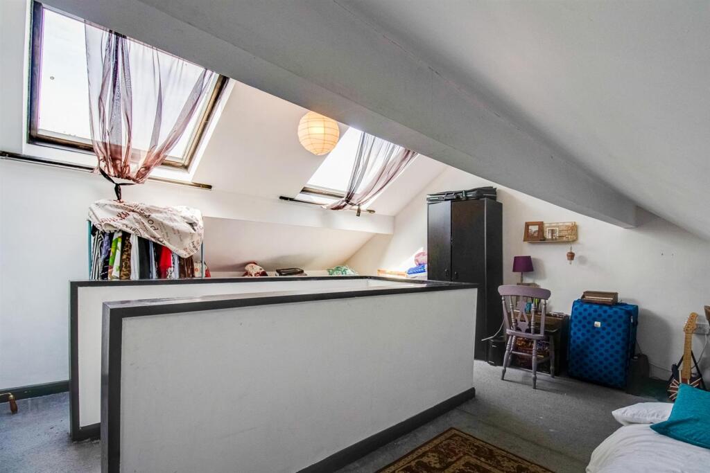 OCCASIONAL LOFT ROOM