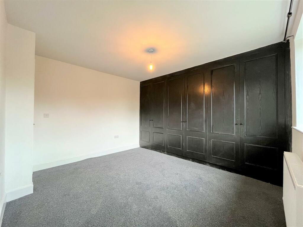 Bedroom Aspect 2