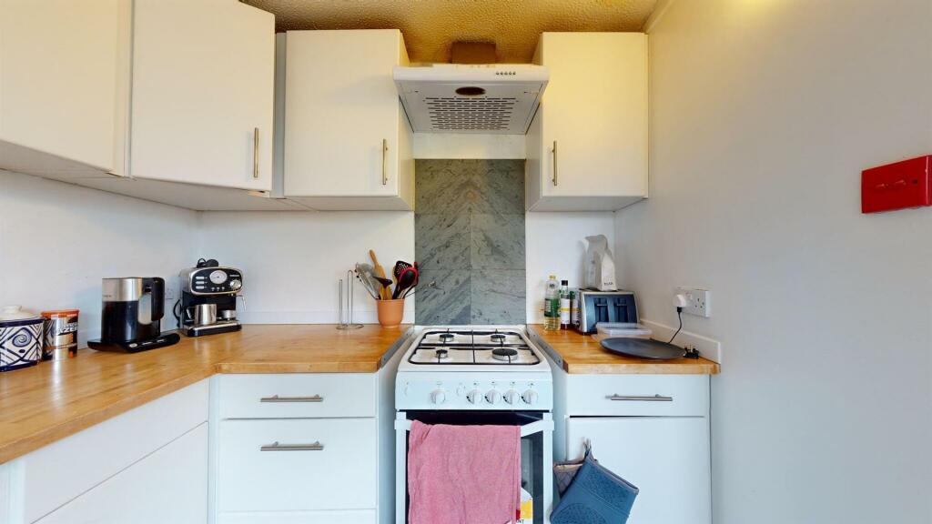23BWkitchen2.jpg
