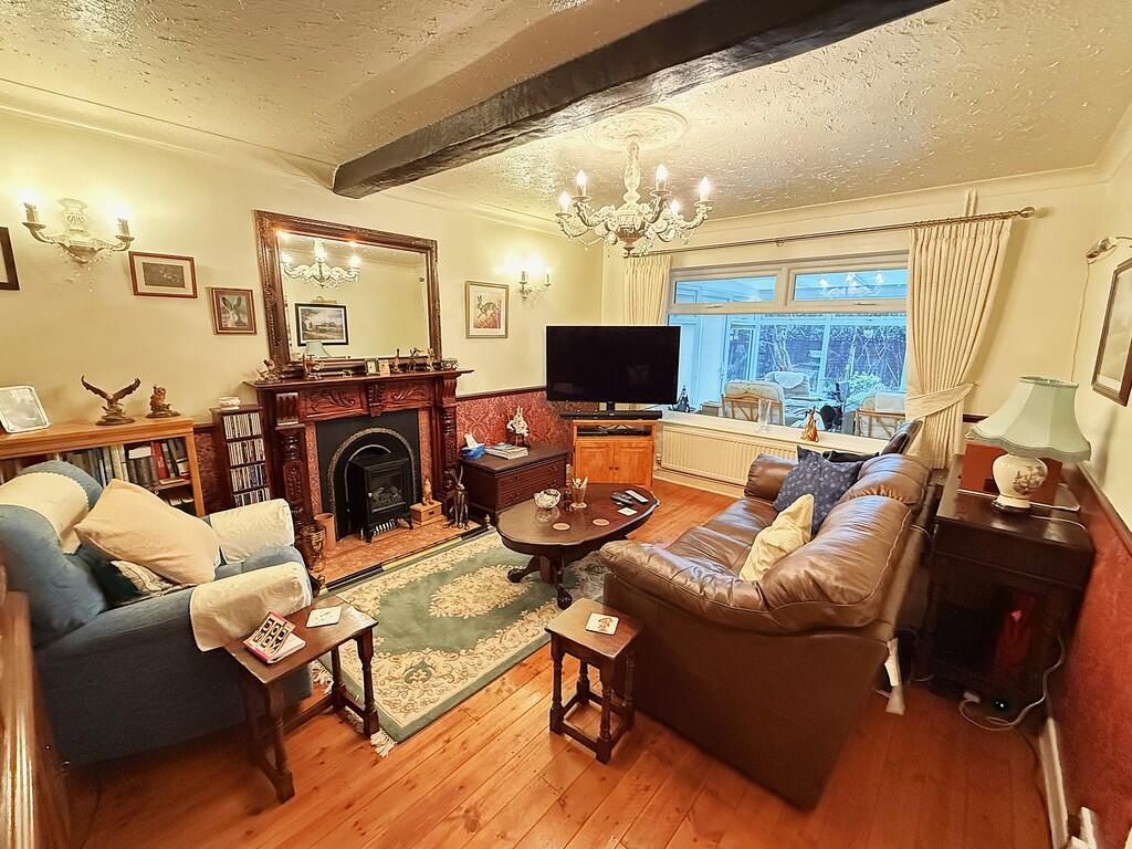 LIVING ROOM 1