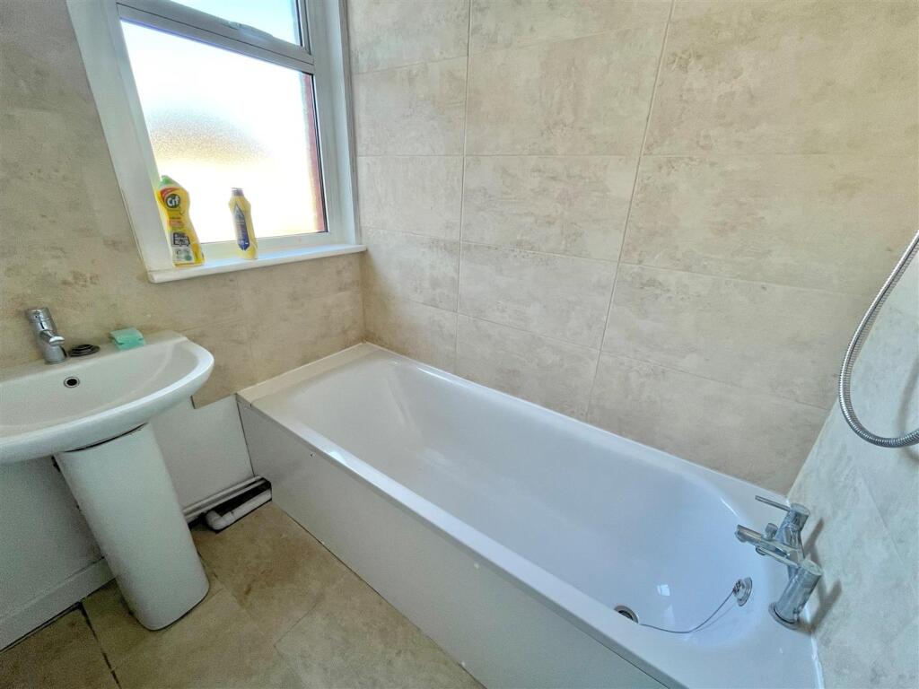 Upstairs Family Bathroom