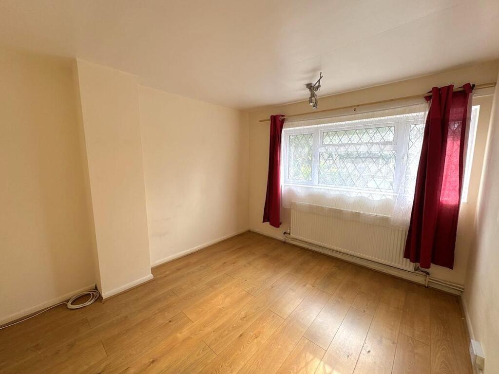 4 Marlborough Avenue Bedroom 2.jpg