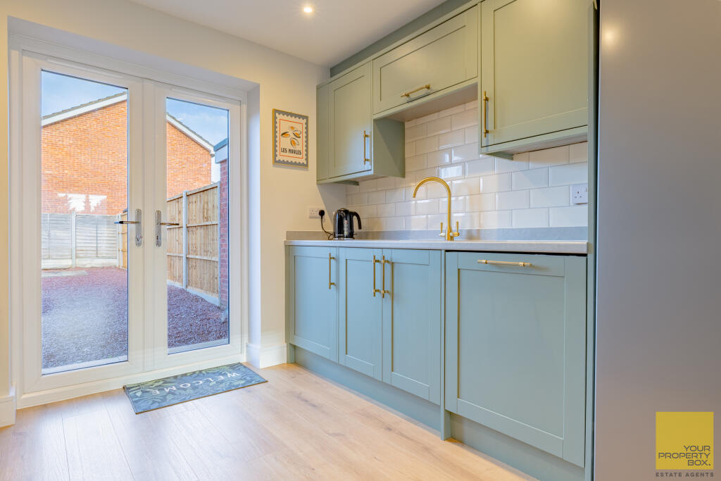 13GreenfordGardens-22