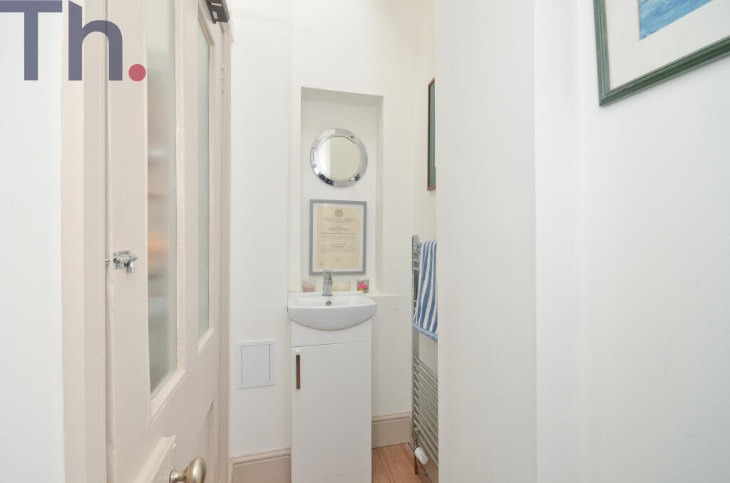 Downstairs Cloakroom W/C