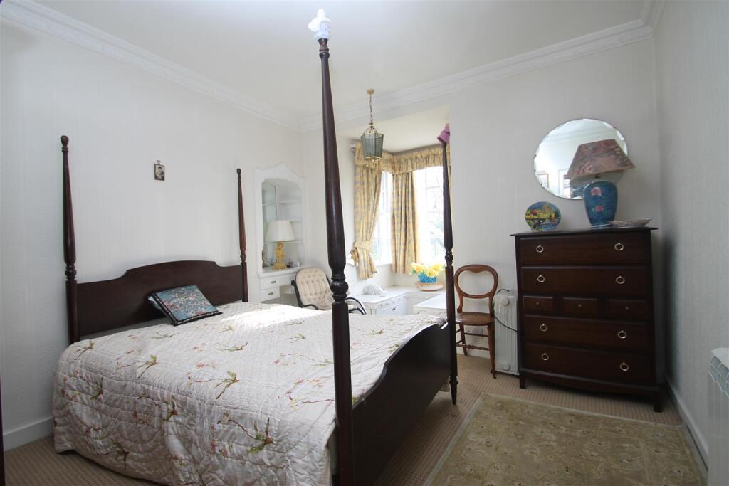 bedroom.JPG