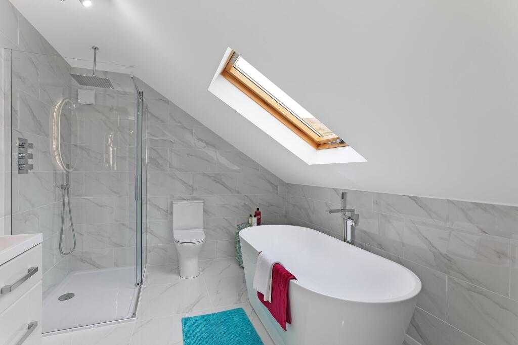 Bedroom Four En Suite Bathroom